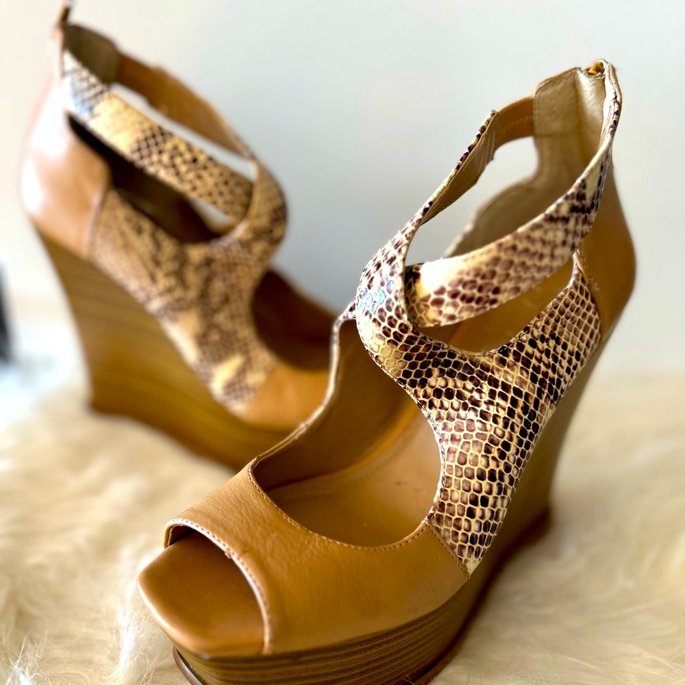 Jessica Simpson Wedge